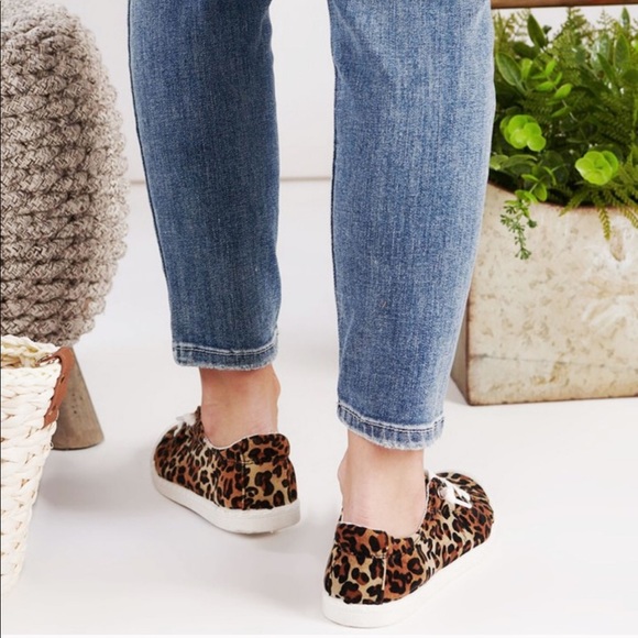 Comfy Canvas Leopard Cheetah Print Sneakers - Picture 3 of 7